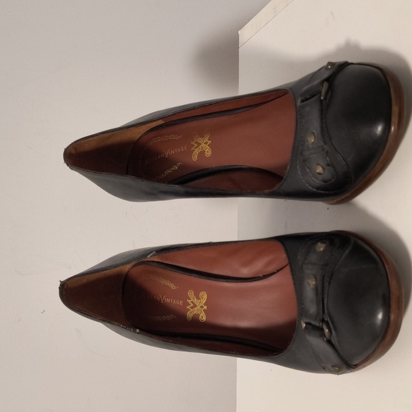 Modern Vintage Wedge Heel - Picture 3 of 10